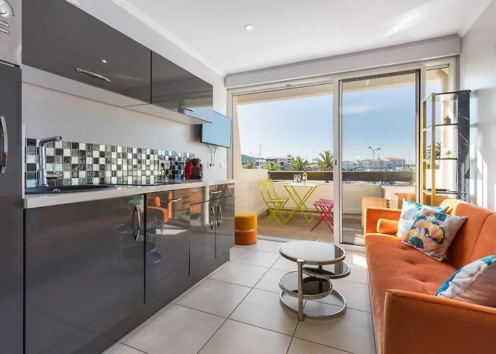 To Village Naturiste Port Nature 아그